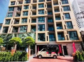 Ramada by Wyndham Bangkok Ten Ekamai Residences