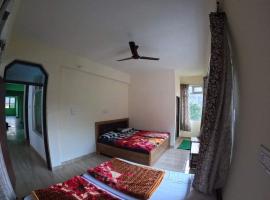 Vinay guest House，位于Pīpalkoti的酒店