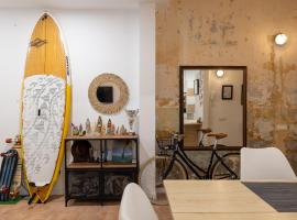 Kite & Surf Nomad House，位于大加那利岛拉斯帕尔马斯的酒店