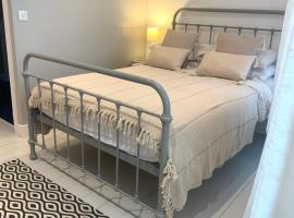 The Seawitch - harbourside apartment，位于毛斯尔的酒店