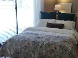 Durbanville Luxury Living Private Room，位于德班维尔的豪华酒店