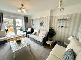Sea View Three Bed Detached Home - With Parking - Next to Beach!