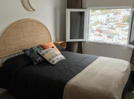 Apartamento El Patio.，位于塞特尼尔的酒店