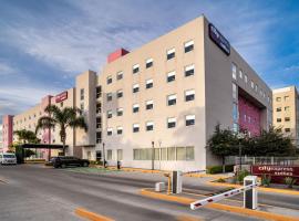 City Express Suites by Marriott Queretaro，位于克雷塔罗的酒店