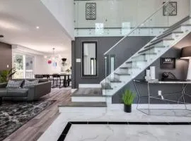 Vihome001C1-4-Bedrooms(Fairview Mall and 401+DVP)