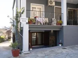 Akratos House