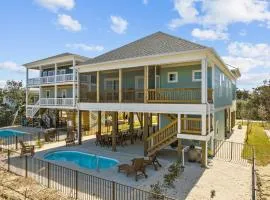 4BR 4th row home on the marsh w Pool