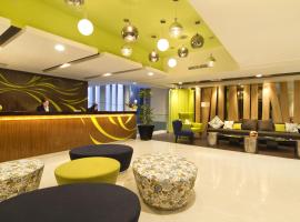 Bonnet Hotel Surabaya，位于泗水的酒店