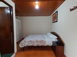 HOSPEDAJE D`NOA En el centro de Oxapampa，位于奥克萨潘帕的住宿