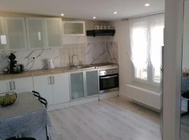 Appt moderne 50m2 avec terrasse，位于Rouvroy的酒店