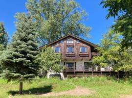 拉科莱特山林小屋，位于中富良野町的酒店