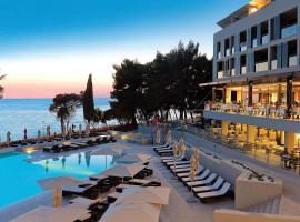 帕林提姆蓝色泻湖酒店，位于波雷奇的浪漫度假酒店
