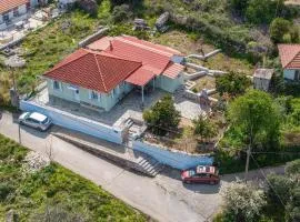 Dellaporta's Cottage