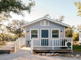 Garofalo Cottage at Wrenwood Ranch, King Bed，位于约翰逊城的酒店