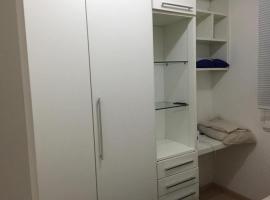 Quarto no posto 5 de Copacabana，位于里约热内卢的酒店