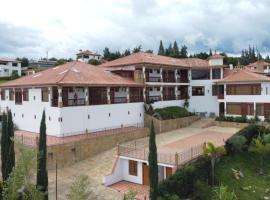 Hotel Puente Piedra，位于莱瓦镇的酒店