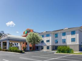 Holiday Inn Express Hotel & Suites Jacksonville - Mayport / Beach, an IHG Hotel，位于杰克逊维尔Kingsley Plantation State Historical Site附近的酒店