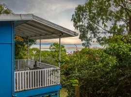 Sunset Villa - Charming, Pet-Friendly Studio-Style Retreat with Fantastic View in Historic 1770
