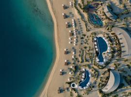 The St. Regis Red Sea Resort，位于Ḩanak的酒店