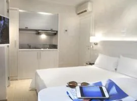 Marina Beach Suite Hotel