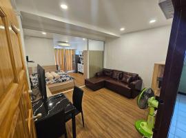 Nice 1 bedroom condo next to Bangkok University.，位于巴吞他尼的酒店