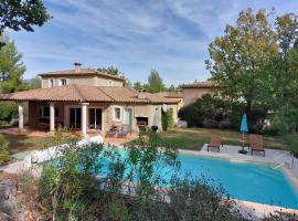 Fayence Villa with private pool，位于法扬斯的酒店