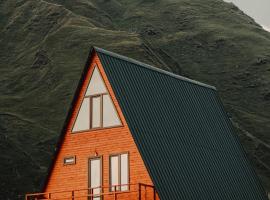 MOUNTAIN CABIN，位于梅斯蒂亚的酒店