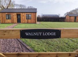 Walnut Lodge，位于阿什伯恩的木屋