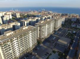 AZUR MARMARA FULLY FURNISHED FLAT FOR RENT CLOSE TO WEST ISTANBUL MARINA，位于贝利克杜祖的带停车场的酒店