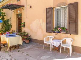 2 Bedroom Pet Friendly Home In Civitanova Marche，位于西维尔诺瓦·马尔凯的酒店