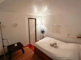 Islo Hut Kanan