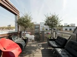 4-Bedroom House-Sleeps 15-Central London-Lift and Roof Terrace