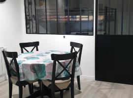 BACKSTAGE STUDIO，位于Maury的酒店