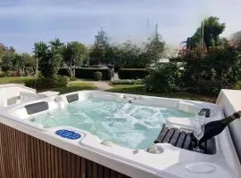 Bonito apartamento con tobogan y piscina