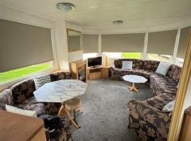 Summer Breeze - Family Holiday home in Camber Sands，位于坎伯利的酒店