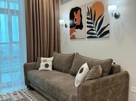 A-Six Apartment luxury，位于卡拉甘达的带泳池的酒店