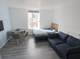 Beautiful 1 Bedroom Central Flat