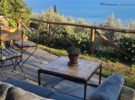 Chalet Montecucco with lake view and jacuzzi