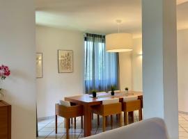 Bnbook Villa Biancospino，位于Travedona的酒店