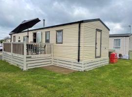 23 The Lawns Pevensey Bay Holiday Park，位于佩文西的酒店