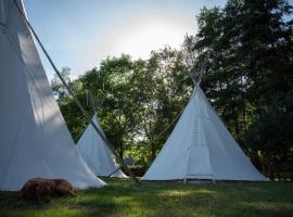 Außerhalb2 - Übernachten im Tipi，位于Weisel的酒店