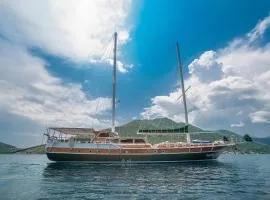 Traditional Sailing Yacht