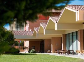 HOTEL PUERTA DE SAHAGUN，位于萨阿贡的酒店