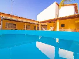 Casa Charmosa com Piscina e localização Incrível