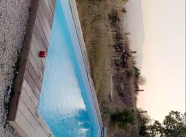 Magnifique villa avec piscine dans les collines de Pagnol，位于欧巴涅的酒店