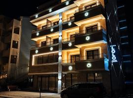 Lolo Luxury rooms & suites，位于布德瓦的住宿加早餐旅馆