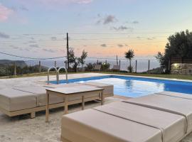 Villa Michael Triopetra Private Villa, Private Swimming Pool, Garden, Panoramic Sunset，位于特里欧皮特拉的酒店