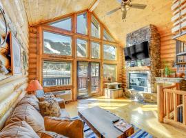 Cozy Mountain Condo Across From Snow King Ski Mtn!，位于杰克逊的分契式公寓