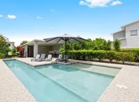 Coastal Oasis - Pool, Parking, Walk to Everything