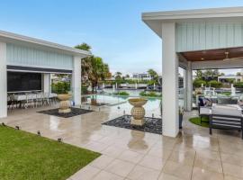 Luxury & Style On The Canal，位于Banksia Beach的酒店